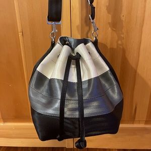 Harvey’s Parkhopper Bucket Bag